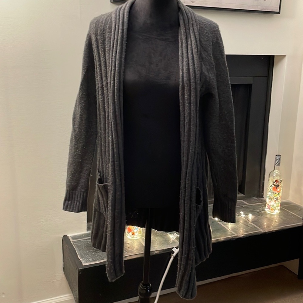 Gap sweater